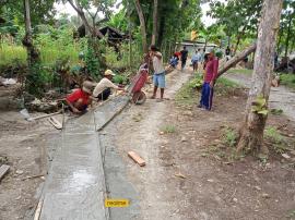 KEGIATAN PENGECORAN JALAN PADUKUHAN NGEPUNG KARANGMOJO